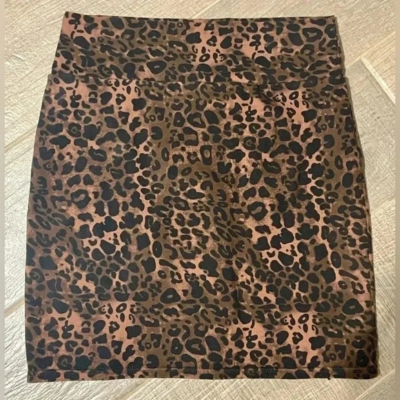 Leopard Print Mini Skirt - Picture 1 of 2